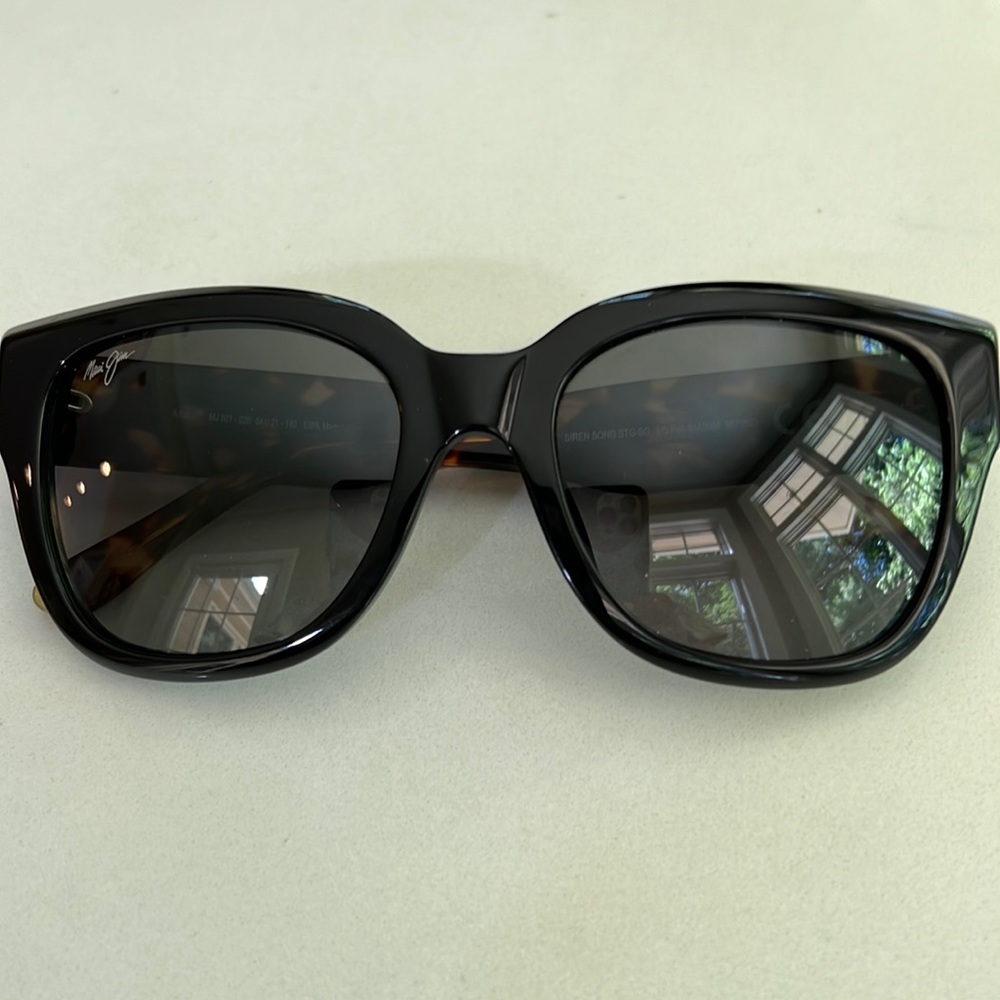 Maui Jim siren song cat eye sunglasses. GS801-02B.